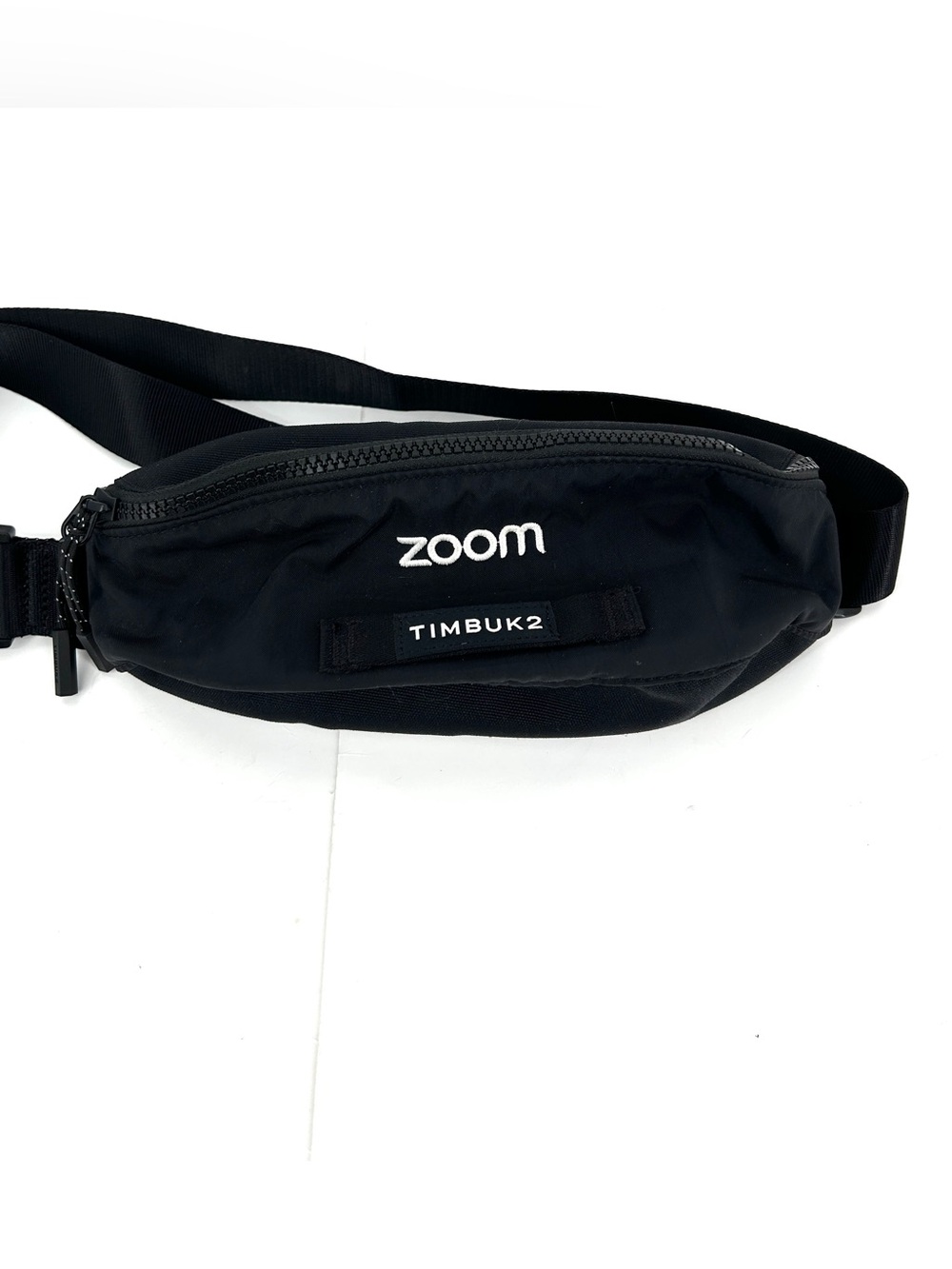 TIMBUK2 Unisex Black Slacker Chest Pack Fanny Pack Belt Bag Sling